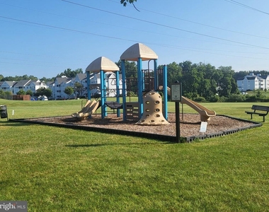 8360 Montgomery Run - Photo Thumbnail 19