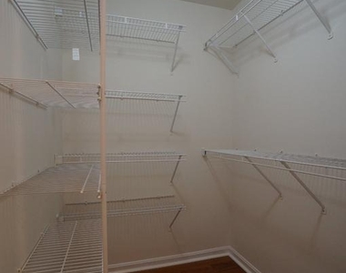8360 Montgomery Run - Photo Thumbnail 15