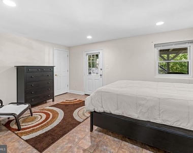 4 Carolina Avenue - Photo Thumbnail 15