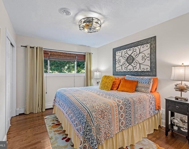 4 Carolina Avenue - Photo Thumbnail 21