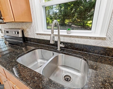 4 Carolina Avenue - Photo Thumbnail 19