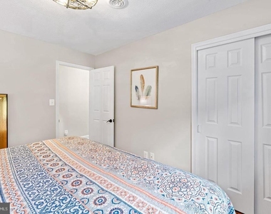 4 Carolina Avenue - Photo Thumbnail 22