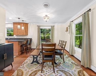 4 Carolina Avenue - Photo Thumbnail 12
