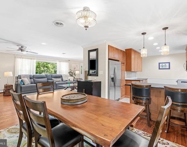4 Carolina Avenue - Photo Thumbnail 14