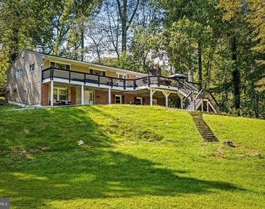 4 Carolina Avenue - Photo Thumbnail 2
