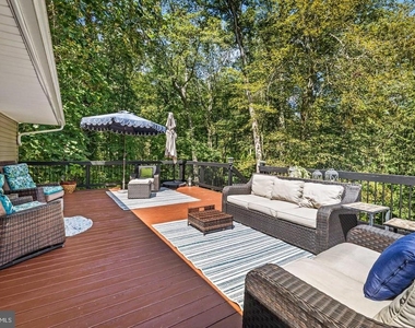 4 Carolina Avenue - Photo Thumbnail 5