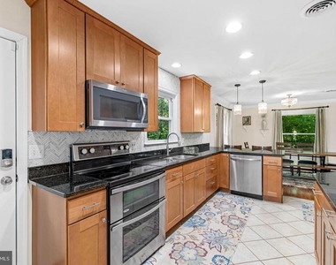 4 Carolina Avenue - Photo Thumbnail 18