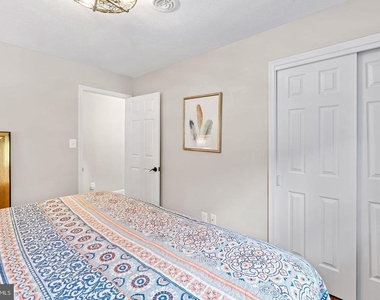 4 Carolina Avenue - Photo Thumbnail 22