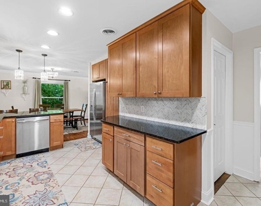 4 Carolina Avenue - Photo Thumbnail 20