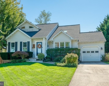 224 Hitching Post Drive - Photo Thumbnail 4