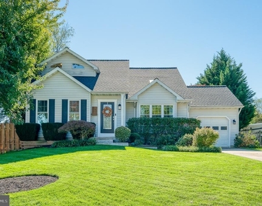 224 Hitching Post Drive - Photo Thumbnail 2