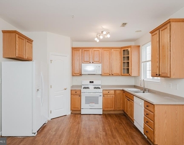 540 Kirkcaldy Way - Photo Thumbnail 12