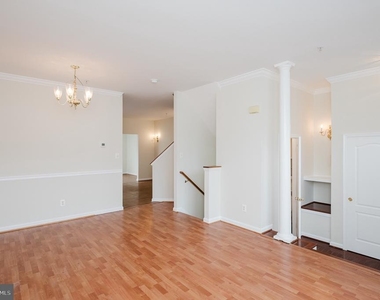 540 Kirkcaldy Way - Photo Thumbnail 7