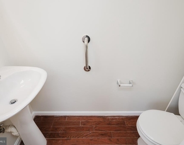 540 Kirkcaldy Way - Photo Thumbnail 5