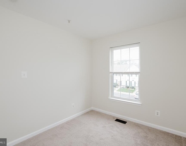 540 Kirkcaldy Way - Photo Thumbnail 35
