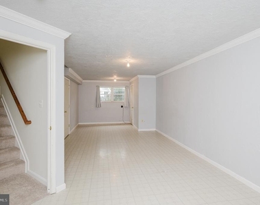 540 Kirkcaldy Way - Photo Thumbnail 38