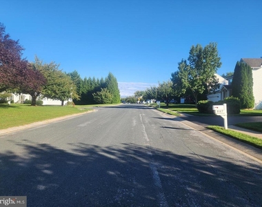 885 Caren Drive - Photo Thumbnail 1