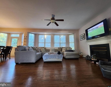 885 Caren Drive - Photo Thumbnail 3