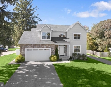 214 New Avenue - Photo Thumbnail 2