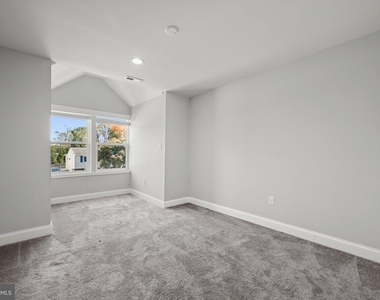 214 New Avenue - Photo Thumbnail 41