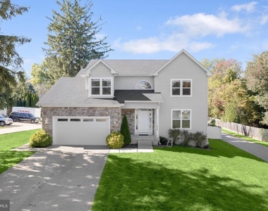 214 New Avenue - Photo Thumbnail 1