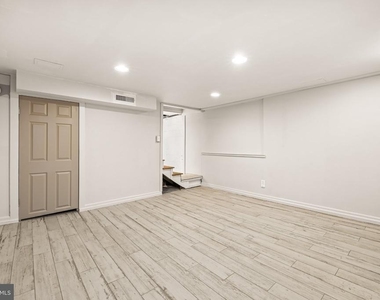 244 E Susquehanna Avenue - Photo Thumbnail 21