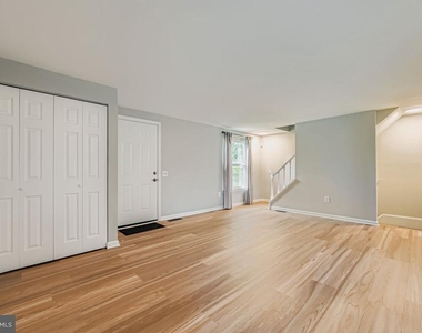 31 Ewing Drive - Photo Thumbnail 4