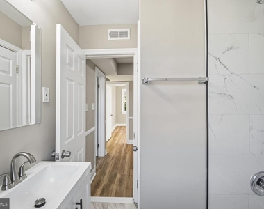 2531 Loyola Northway - Photo Thumbnail 21