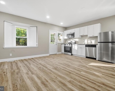 2531 Loyola Northway - Photo Thumbnail 4