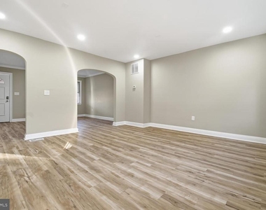 2531 Loyola Northway - Photo Thumbnail 9