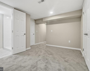 2531 Loyola Northway - Photo Thumbnail 18