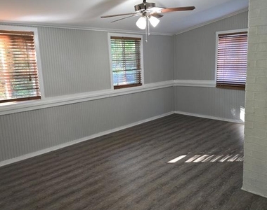 425 Blossom Tree Court - Photo Thumbnail 7