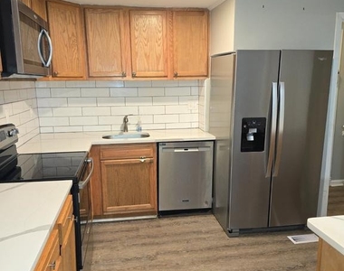 425 Blossom Tree Court - Photo Thumbnail 9