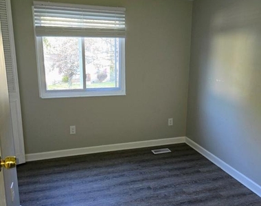 425 Blossom Tree Court - Photo Thumbnail 11