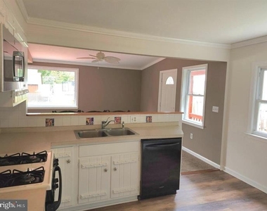 1426 Pine Whiff Avenue - Photo Thumbnail 6