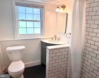 90 Avondale Circle - Photo Thumbnail 18