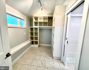 90 Avondale Circle - Photo Thumbnail 10
