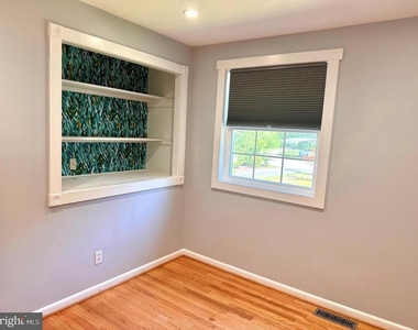 90 Avondale Circle - Photo Thumbnail 16