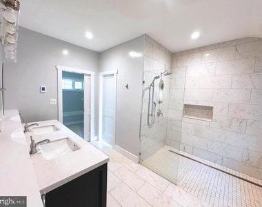 90 Avondale Circle - Photo Thumbnail 11