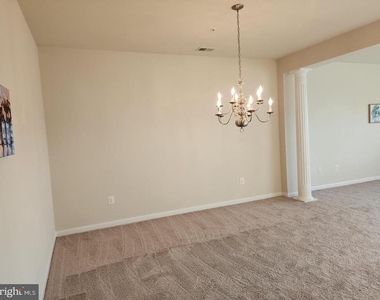 361 Chessington Drive - Photo Thumbnail 8