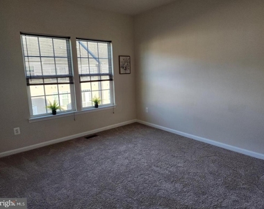361 Chessington Drive - Photo Thumbnail 21