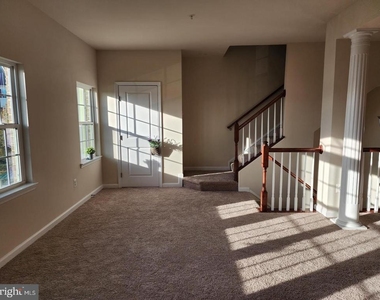 361 Chessington Drive - Photo Thumbnail 11