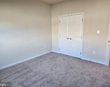 361 Chessington Drive - Photo Thumbnail 18