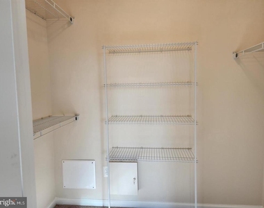 361 Chessington Drive - Photo Thumbnail 15