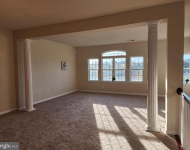 361 Chessington Drive - Photo Thumbnail 9