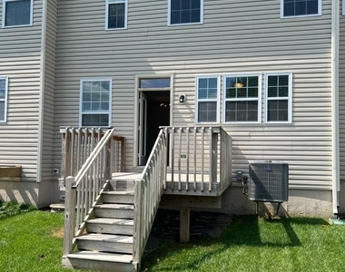 212 Grove View Drive - Photo Thumbnail 12