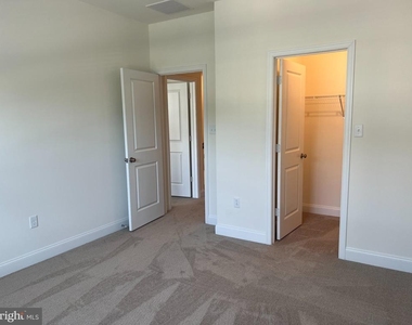 212 Grove View Drive - Photo Thumbnail 10