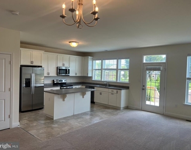212 Grove View Drive - Photo Thumbnail 1