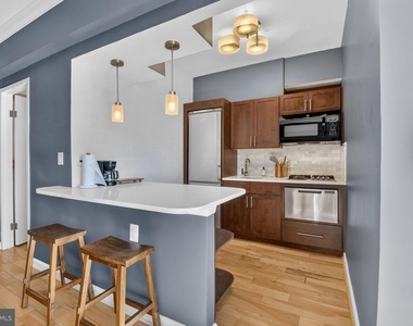 1711 Massachusetts Avenue Nw - Photo Thumbnail 2