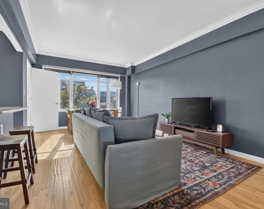1711 Massachusetts Avenue Nw - Photo Thumbnail 6
